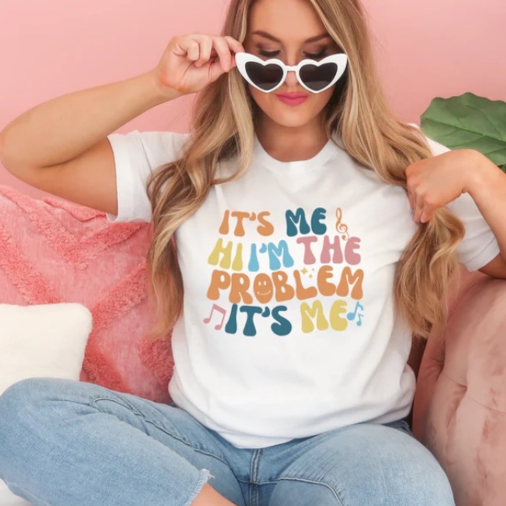 Taylor Swift Retro T-Shirt - “It’s me hi i’m the problem it’s me”